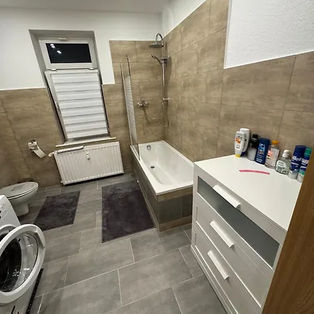 Kernsanierte Monteurwohnungen In - Sofort Verfuegbar! Apartment